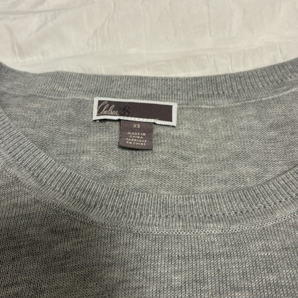 Chelsea28 women’s gray sweater with white lace see through back in size XS - Picture 2 of 6